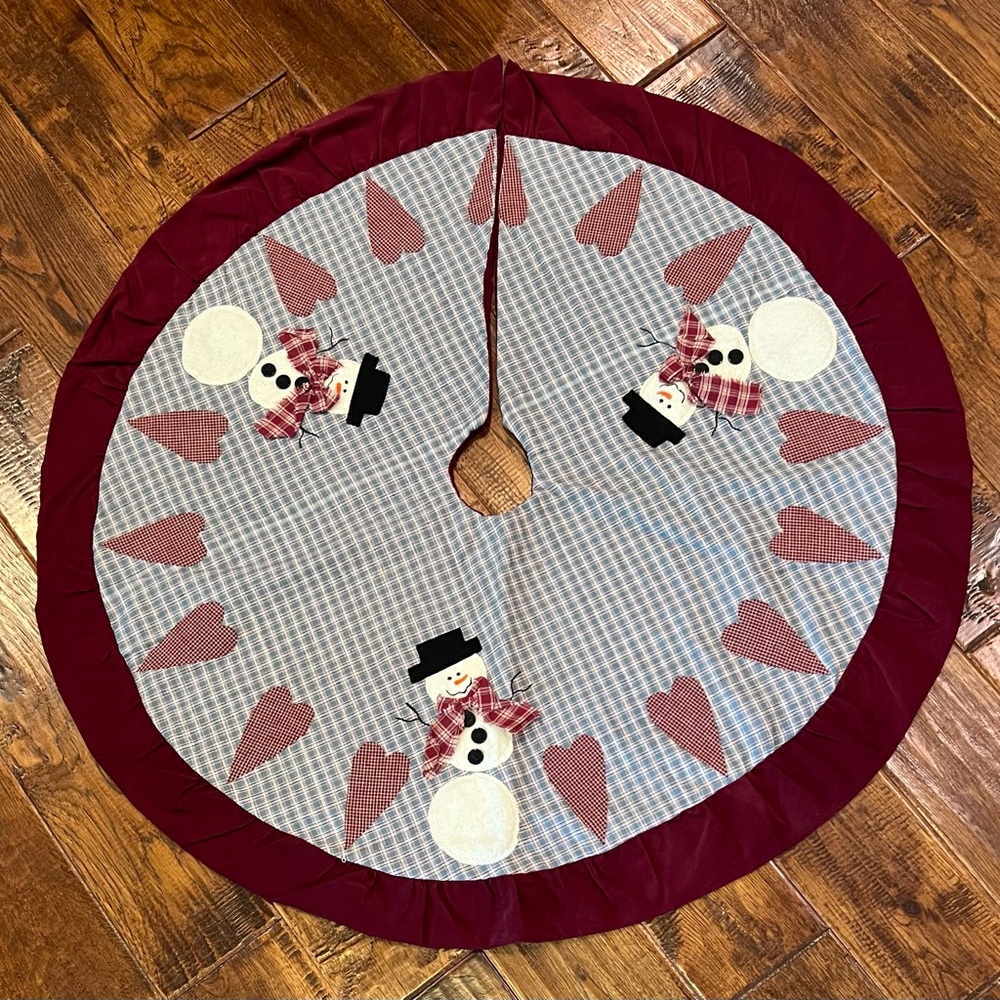 Charming Snowman and Hearts Tree Skirt - Burgundy and White